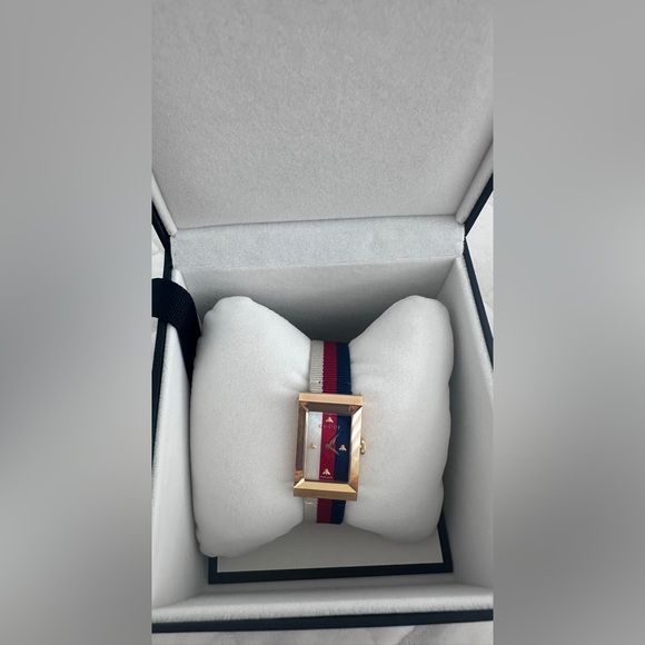 GUCCI WOMEN'S $1150 G-FRAME GOLD, RED/WHITE/BLUE SWISS WATCH - Picture 6 of 6